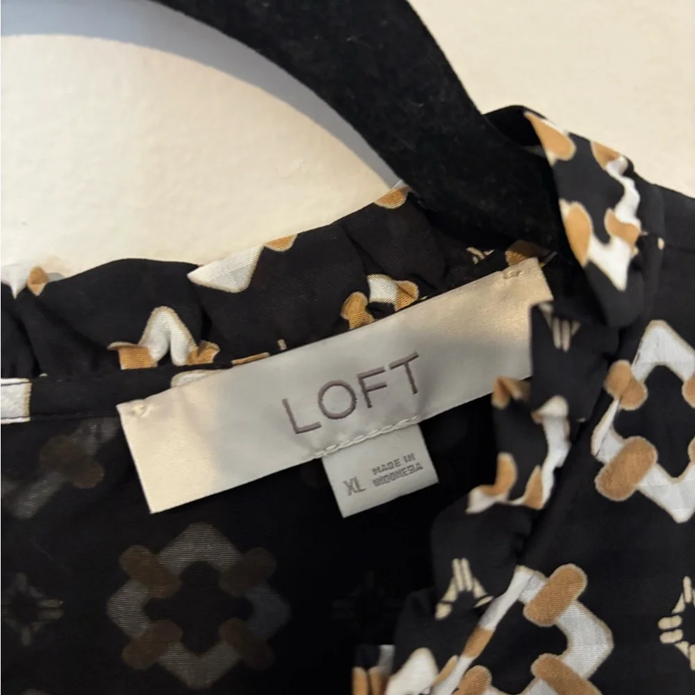 LOFT Black Floral Geometric Puff Sleeve Women’s Blouse